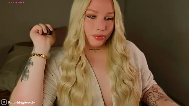 IsabellaFigueredo   online show from 03/20/26, 08:37