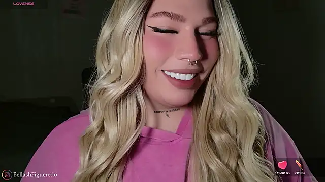 IsabellaFigueredo   online show from 10/16/25, 10:07