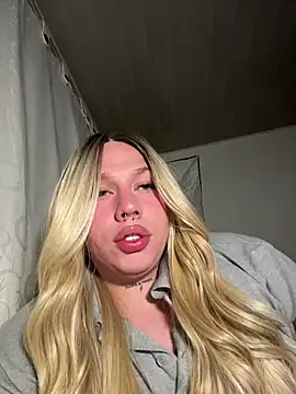 IsabellaFigueredo   online show from 11/03/25, 05:38