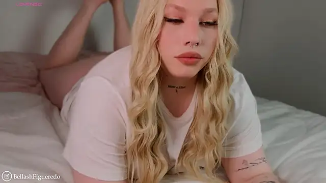 IsabellaFigueredo   online show from 02/24/26, 06:42