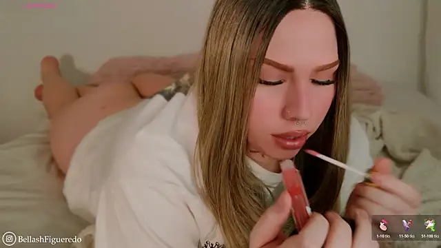 IsabellaFigueredo   online show from 03/06/26, 09:15