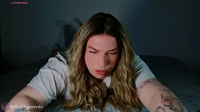 IsabellaFigueredo   online show from 12/01/25, 10:54