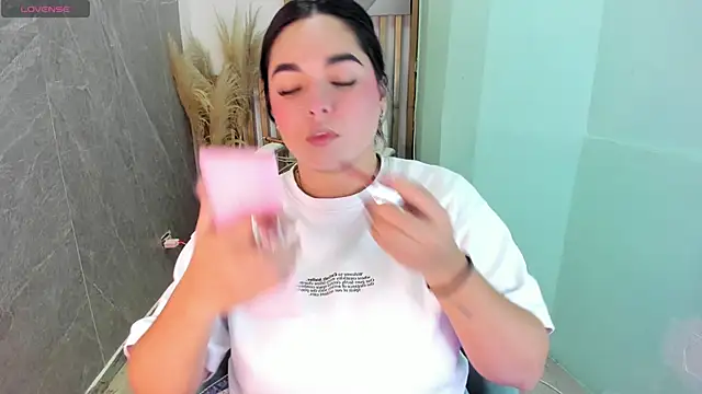 CelesteBrucee online show from 04/18/26, 09:37