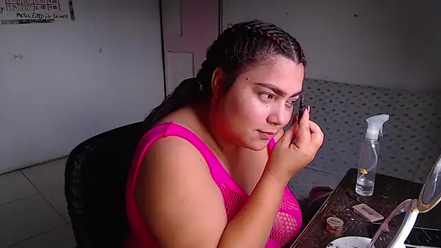 girl milk2 online show from 11/08/25, 02:20