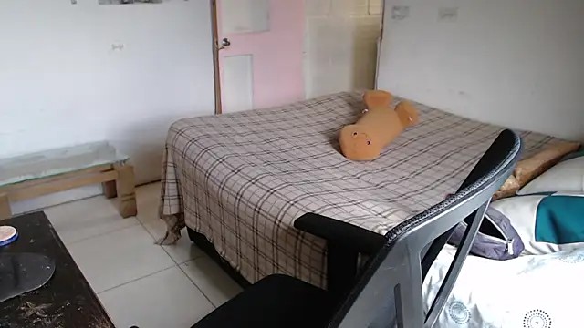 girl milk2 online show from 03/18/26, 05:03