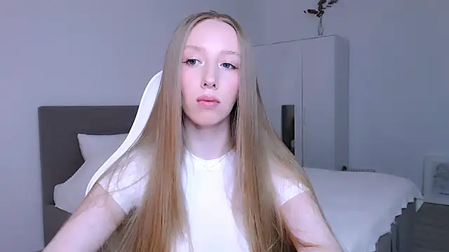 Luna insniity online show from 11/06/25, 07:51