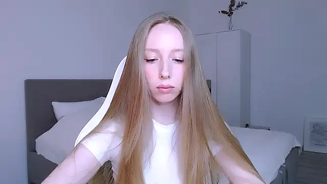 Luna insniity online show from 12/01/25, 09:15