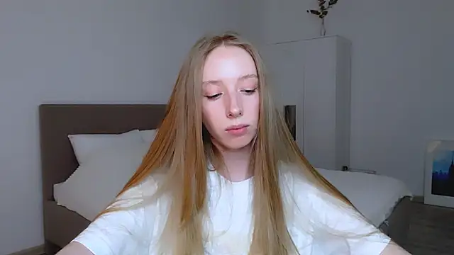 Snapshot of Luna_insniity chatting on 01/19/25, 11:43 Luna insniity online show from 01/19/25, 11:43