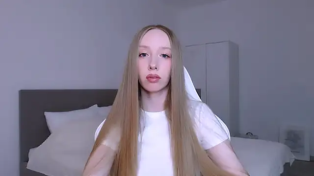 Luna insniity online show from 04/02/26, 09:21