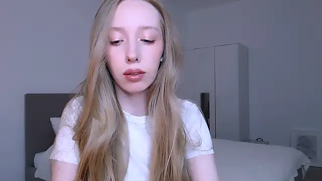 Luna insniity online show from 03/26/26, 09:35