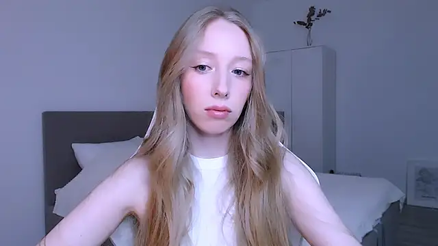 Luna insniity online show from 12/15/25, 08:36