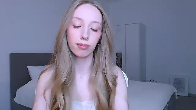 Luna insniity online show from 03/21/26, 09:30