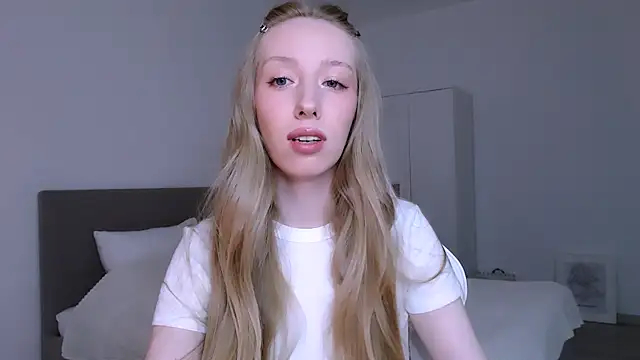 Luna insniity online show from 03/12/26, 09:30