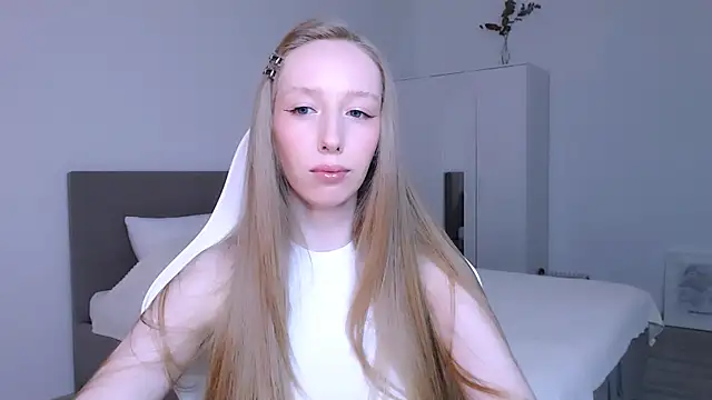 Luna insniity online show from 11/10/25, 07:19