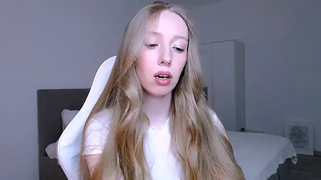 Luna insniity online show from 02/09/26, 08:51