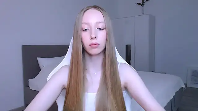 Luna insniity online show from 11/20/25, 08:09