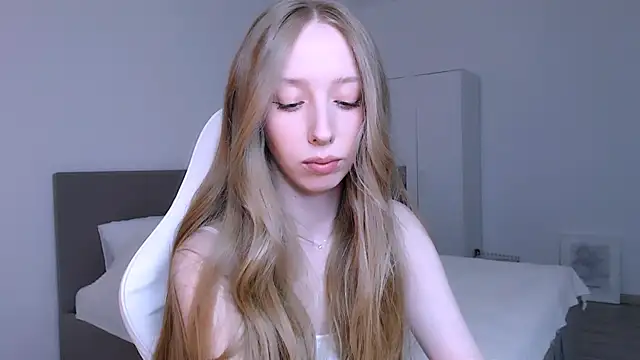 Luna insniity online show from 02/23/26, 09:15