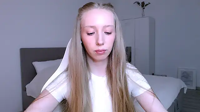 Luna insniity online show from 01/12/26, 08:04