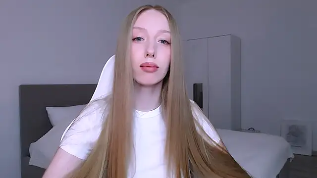 Luna insniity online show from 03/22/26, 08:54