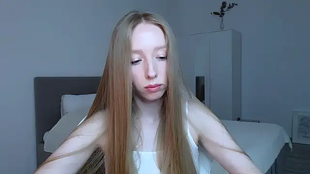 Luna insniity online show from 10/21/25, 08:08