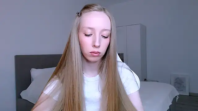 Luna insniity online show from 02/11/26, 08:52