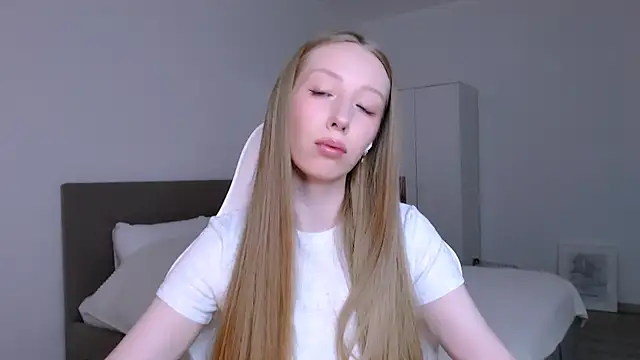 Luna insniity online show from 02/07/26, 08:17