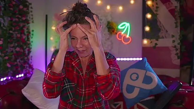 Snapshot of AmicaBentley chatting on 03/23/26, 06:13 AmicaBentley online show from 03/23/26, 06:13