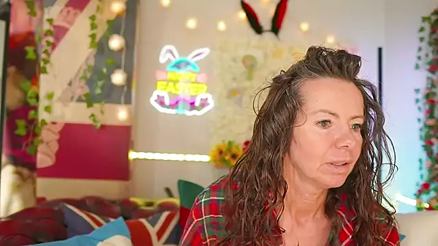 Snapshot of AmicaBentley chatting on 03/28/26, 08:59 AmicaBentley online show from 03/28/26, 08:59