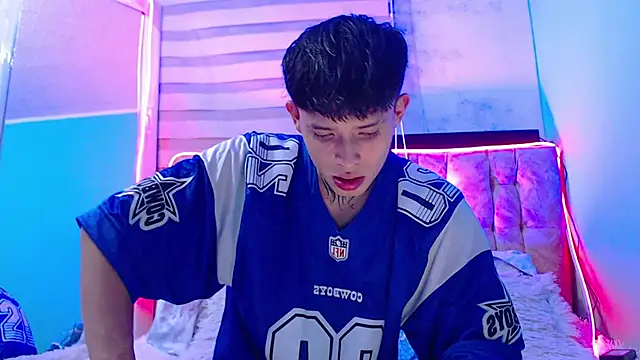  justinmoon2 online show from 03/12/25, 04:08