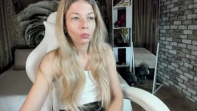 Eva Melow online show from 04/19/26, 12:39