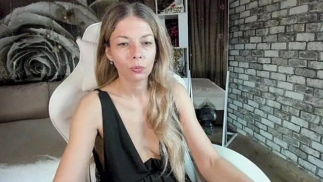 Eva Melow online show from 04/15/26, 12:32