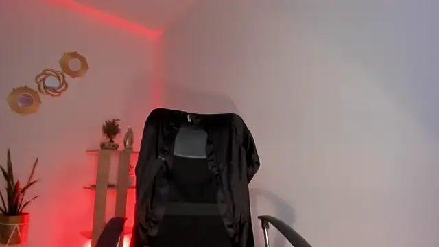 Snapshot of aliss_ev chatting on 03/07/25, 08:00 aliss ev online show from 03/07/25, 08:00