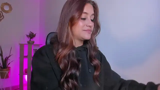 Snapshot of aliss_ev chatting on 01/20/25, 06:21 aliss ev online show from 01/20/25, 06:21