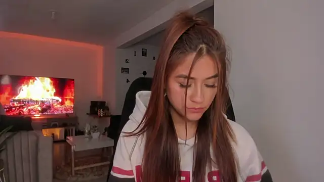 Snapshot of aliss_ev chatting on 02/07/25, 10:30 aliss ev online show from 02/07/25, 10:30