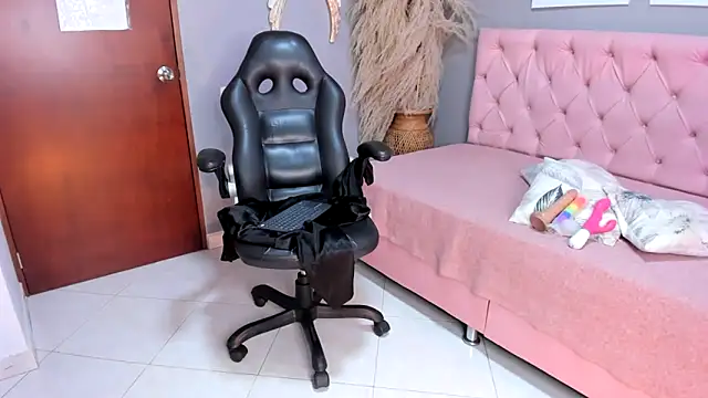 Anahi falcon online show from 03/03/26, 07:43