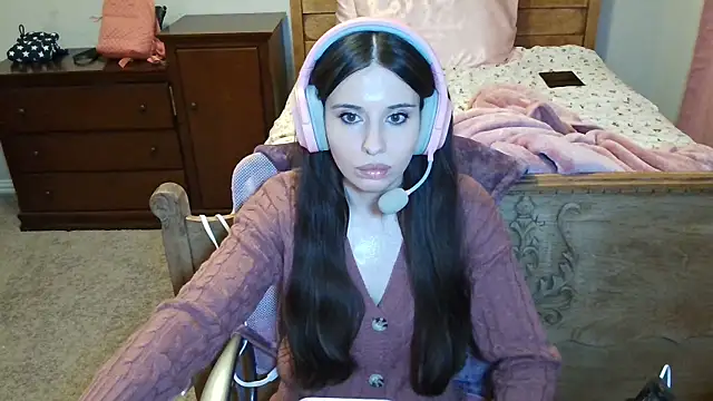 alisonfields online show from 12/01/25, 01:34