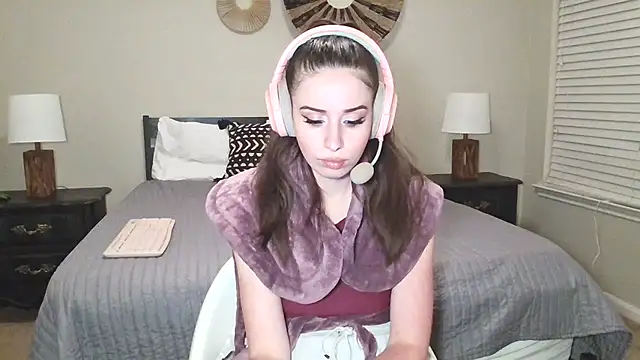 alisonfields online show from 07/16/26, 05:15