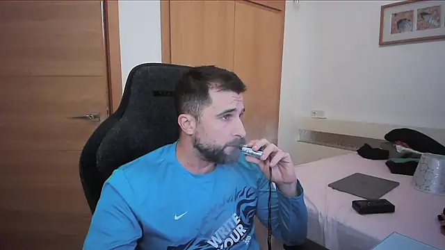 alex877x online show from 11/05/25, 04:43