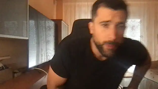 Snapshot of alex877x chatting on 09/10/25, 07:18 alex877x online show from 09/10/25, 07:18