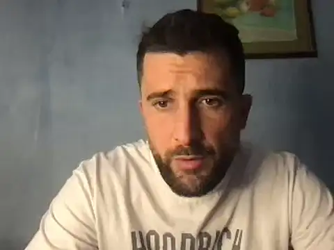Snapshot of alex877x chatting on 01/11/25, 12:18 alex877x online show from 01/11/25, 12:18