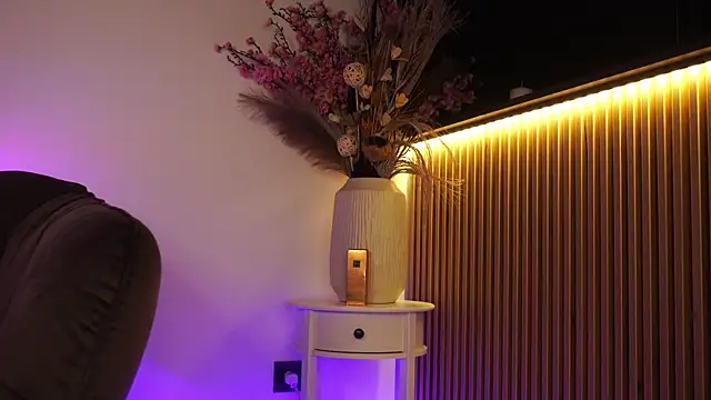 KimyBroox online show from 04/17/26, 08:55