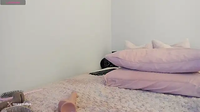 Snapshot of secretgirlfriendxo chatting on 02/04/25, 08:56 secretgirlfriendxo online show from 02/04/25, 08:56