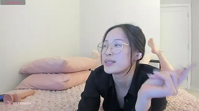 Snapshot of secretgirlfriendxo chatting on 02/06/25, 09:32 secretgirlfriendxo online show from 02/06/25, 09:32