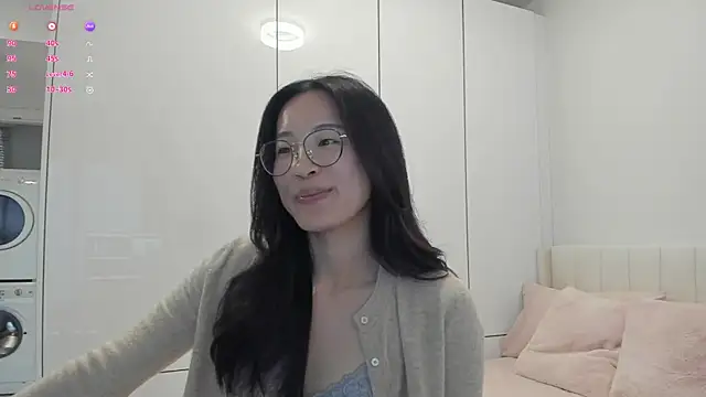 Snapshot of secretgirlfriendxo chatting on 10/10/25, 01:06 secretgirlfriendxo online show from 10/10/25, 01:06