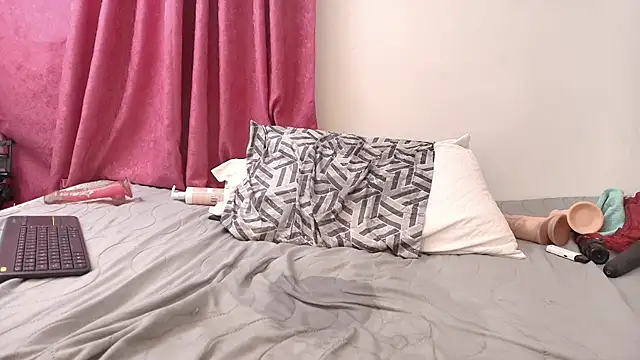 Snapshot of julia_sweet_1 chatting on 01/18/26, 11:30 julia sweet 1 online show from 01/18/26, 11:30