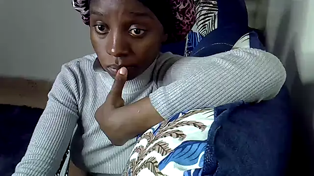 Snapshot of Enkarxx chatting on 10/29/25, 08:19 Enkarxx online show from 10/29/25, 08:19