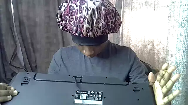 Snapshot of Enkarxx chatting on 09/23/25, 12:01 Enkarxx online show from 09/23/25, 12:01