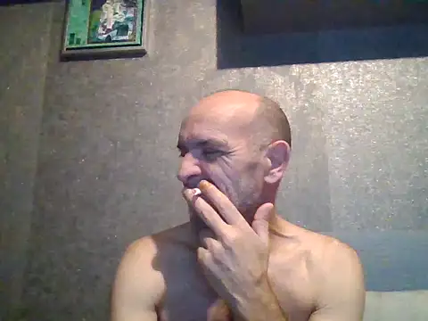 Snapshot of skorpibg65 chatting on 11/18/25, 04:10 skorpibg65 online show from 11/18/25, 04:10