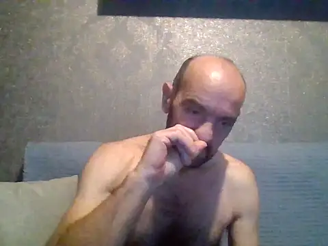 Snapshot of skorpibg65 chatting on 11/25/25, 04:40 skorpibg65 online show from 11/25/25, 04:40