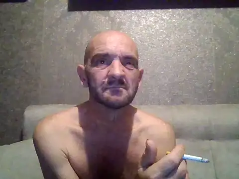 Snapshot of skorpibg65 chatting on 12/19/25, 12:47 skorpibg65 online show from 12/19/25, 12:47